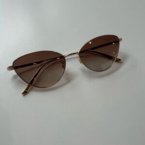 Chic Gold Cat-Eye Sunglasses